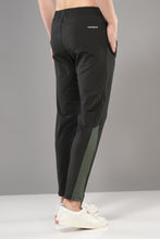 KA 53 Bottom Stripe Dri-FIT Trackpant | Black